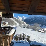 Mit Blick Auf Den Gotschna Appartamento