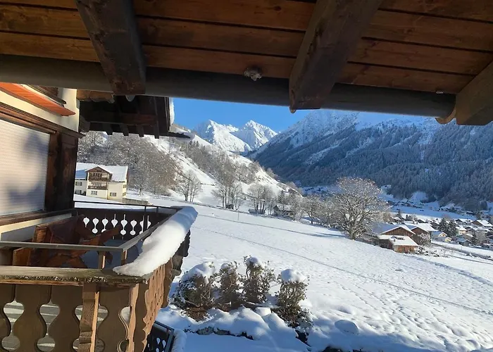 Mit Blick Auf Den Gotschna Apartamento