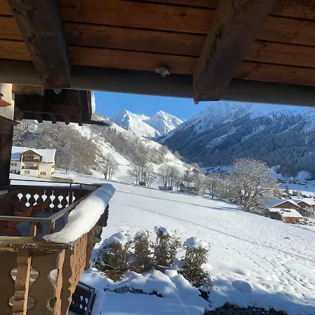Mit Blick Auf Den Gotschna Apartament