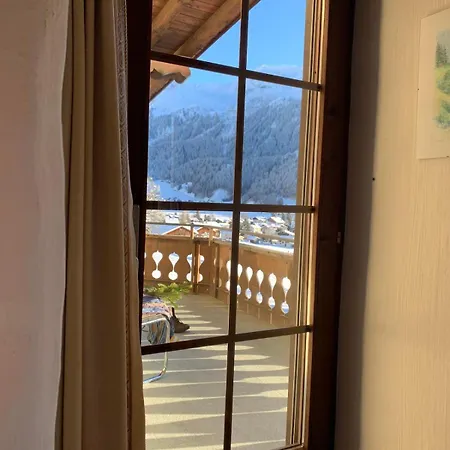 Mit Blick Auf Den Gotschna Klosters